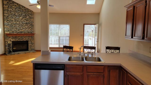 10313 Chimney Ridge Ct, Louisville, KY 40299