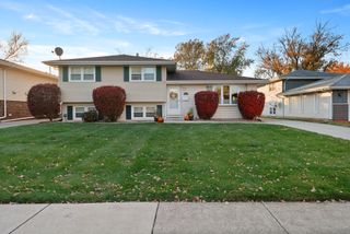 8036 Beech Avenue, Munster, IN 46321