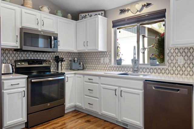 17476 Rail Drive, Bend, OR 97707