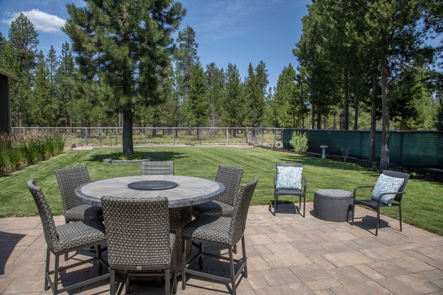 17476 Rail Drive, Bend, OR 97707
