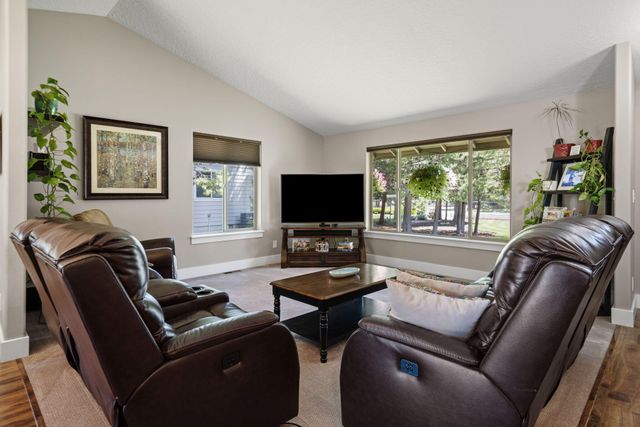 17476 Rail Drive, Bend, OR 97707