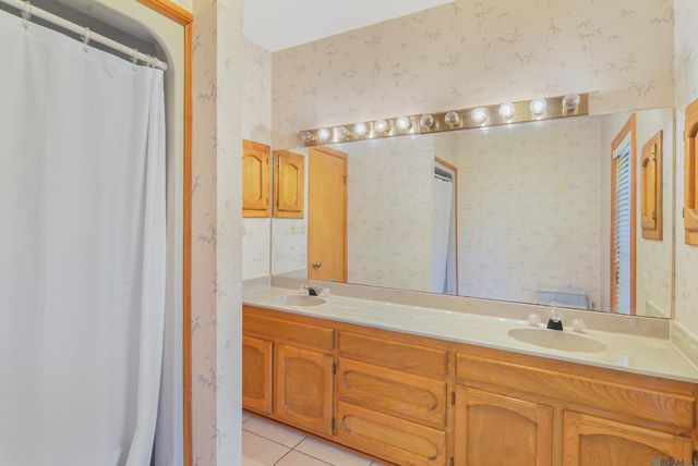 22460 Sutter Ln, Zachary, LA 70791