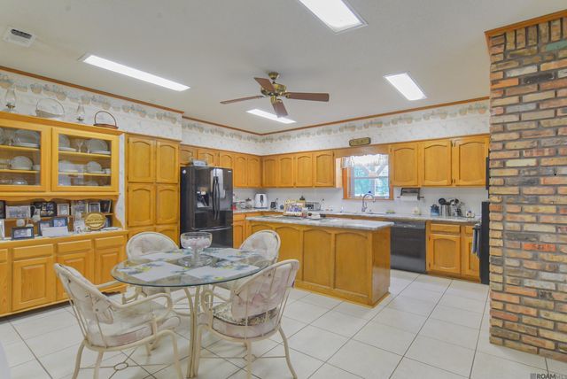22460 Sutter Ln, Zachary, LA 70791