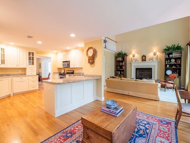 68 Elm St 68, Kingston, MA 02364