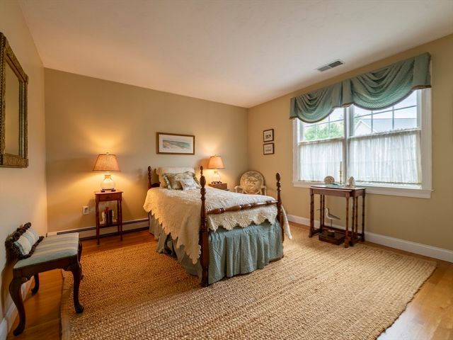 68 Elm St 68, Kingston, MA 02364