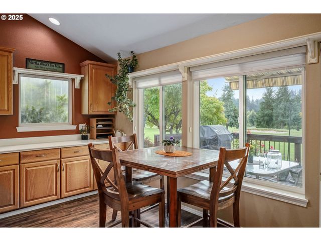 528 CREEKSIDE Dr, Salem, OR 97306