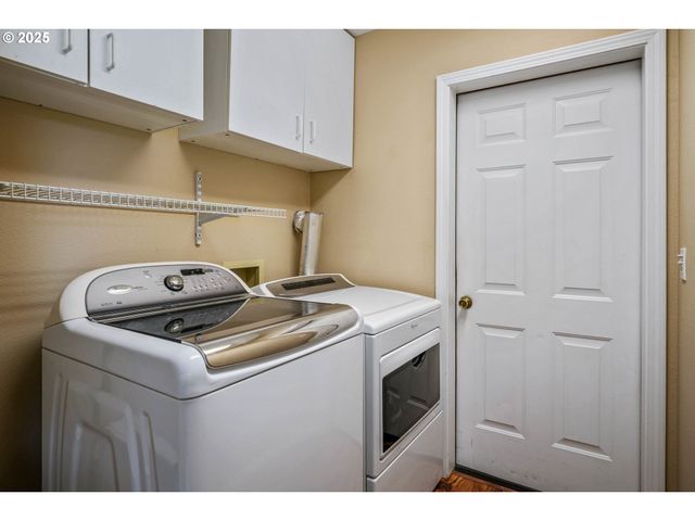 528 CREEKSIDE Dr, Salem, OR 97306