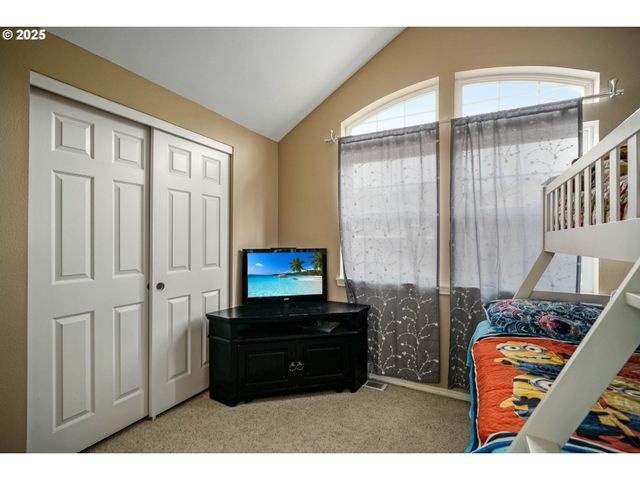 528 CREEKSIDE Dr, Salem, OR 97306