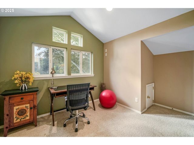 528 CREEKSIDE Dr, Salem, OR 97306