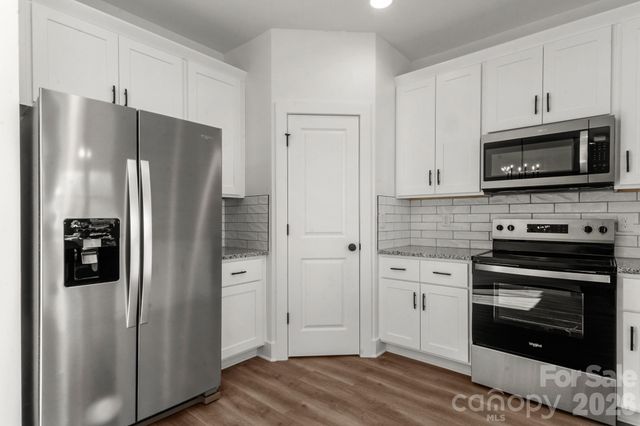 109 Indian Wells Court, Harmony, NC 28634