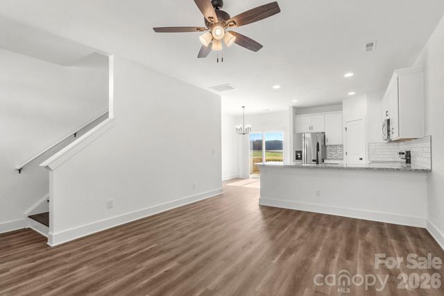 109 Indian Wells Court, Harmony, NC 28634