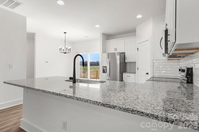 109 Indian Wells Court, Harmony, NC 28634