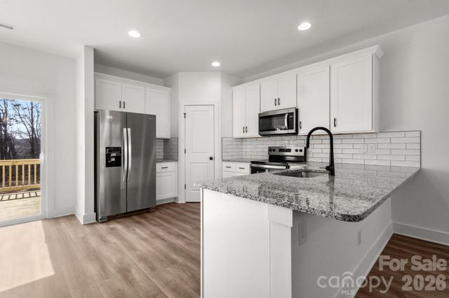 109 Indian Wells Court, Harmony, NC 28634