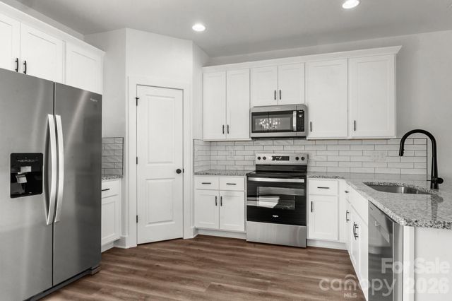 109 Indian Wells Court, Harmony, NC 28634