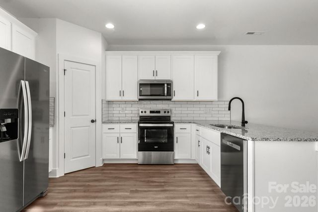 109 Indian Wells Court, Harmony, NC 28634