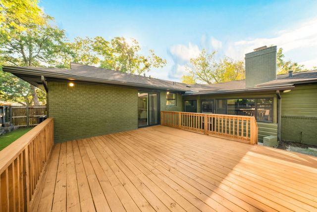 1631 Macmanus Drive, Dallas, TX 75228