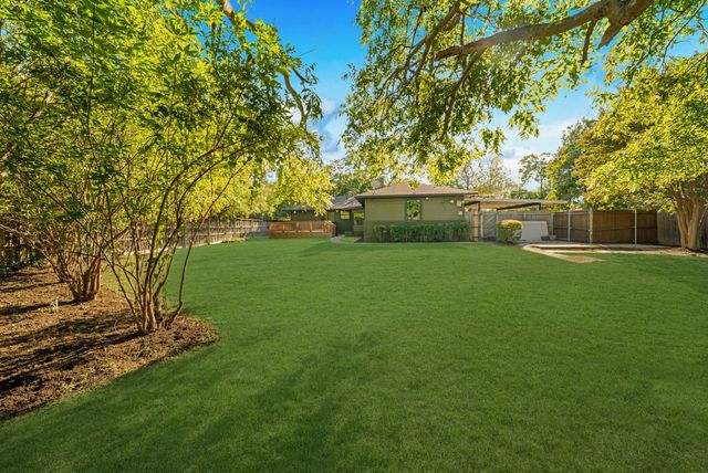 1631 Macmanus Drive, Dallas, TX 75228