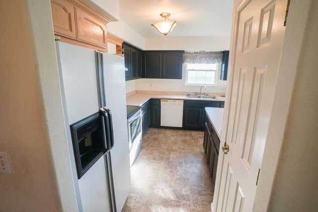 3940 Lakeview Dr, Ione, CA 95640