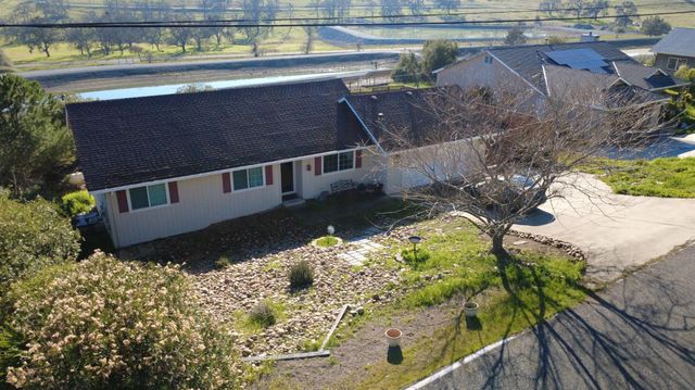 3940 Lakeview Dr, Ione, CA 95640