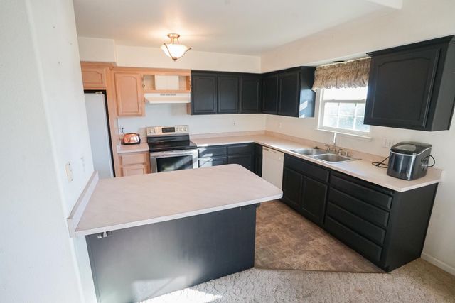 3940 Lakeview Dr, Ione, CA 95640