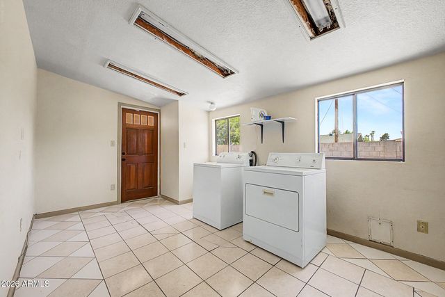 1063 E LOYOLA Drive, Tempe, AZ 85282