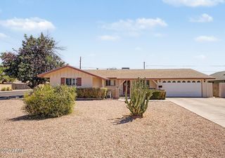 1063 E LOYOLA Drive, Tempe, AZ 85282
