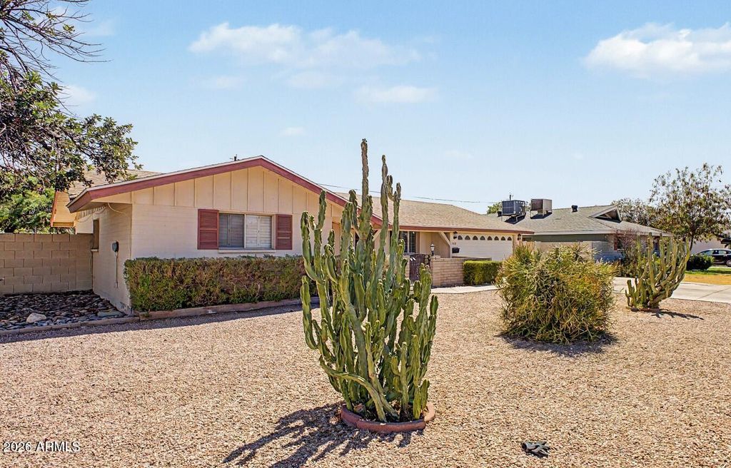 1063 E LOYOLA Drive, Tempe, AZ 85282 — photo 2