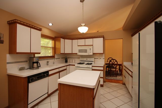 464 Farm Bridge Road, Lake Zurich, IL 60047