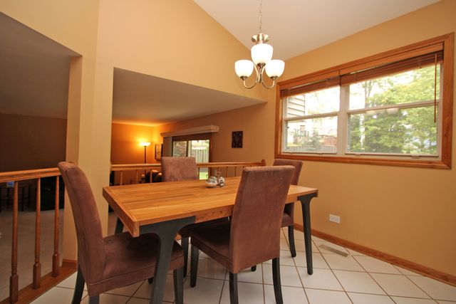 464 Farm Bridge Road, Lake Zurich, IL 60047