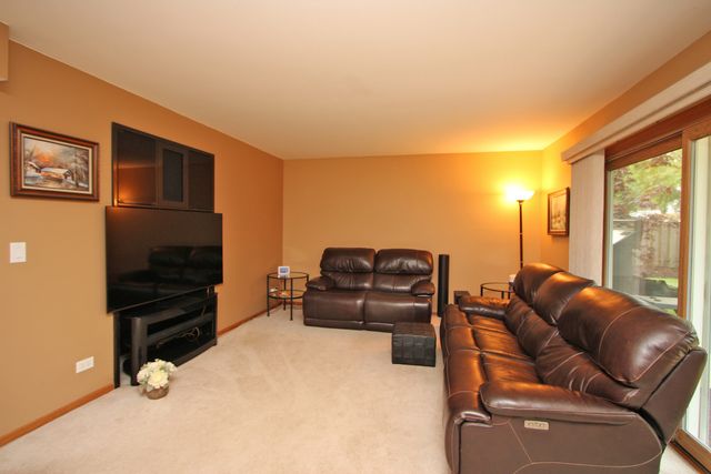 464 Farm Bridge Road, Lake Zurich, IL 60047