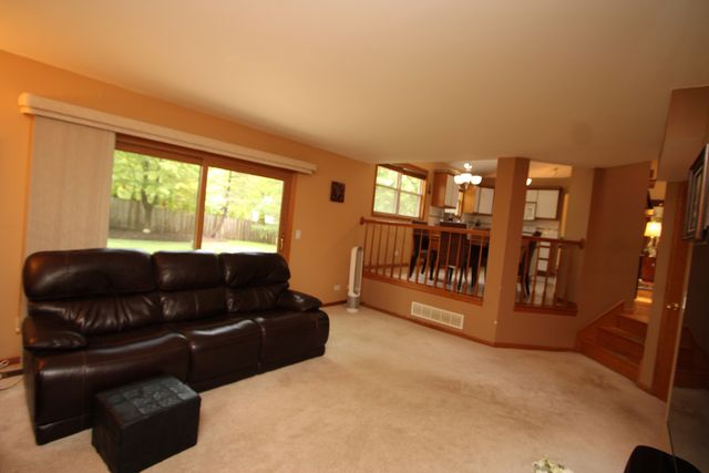 464 Farm Bridge Road, Lake Zurich, IL 60047