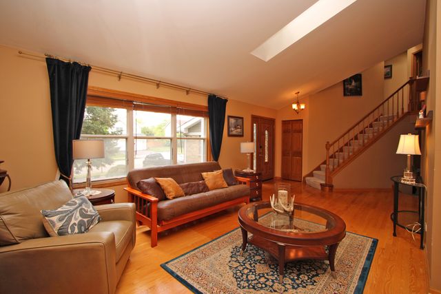 464 Farm Bridge Road, Lake Zurich, IL 60047