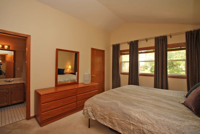 464 Farm Bridge Road, Lake Zurich, IL 60047