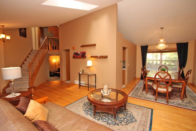 464 Farm Bridge Road, Lake Zurich, IL 60047