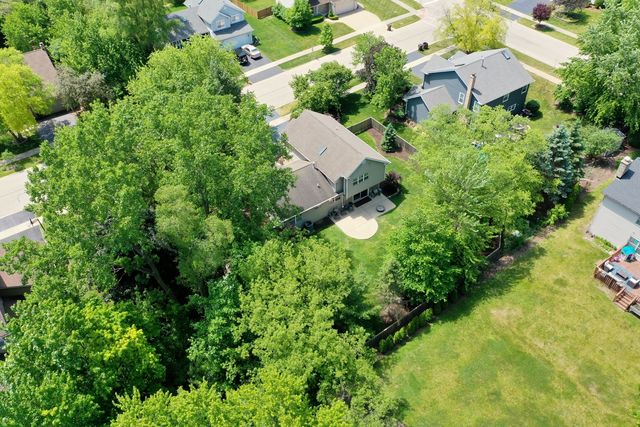 464 Farm Bridge Road, Lake Zurich, IL 60047