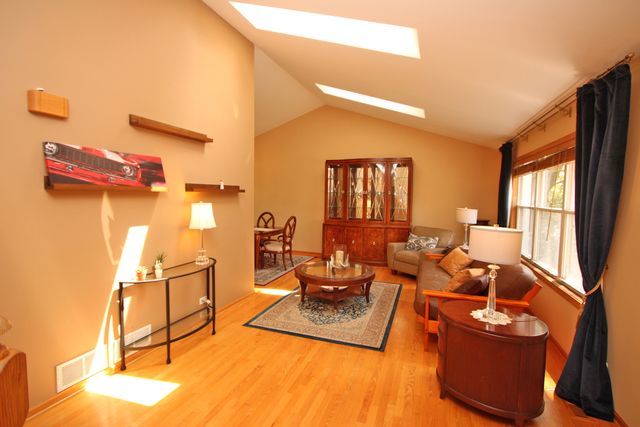 464 Farm Bridge Road, Lake Zurich, IL 60047