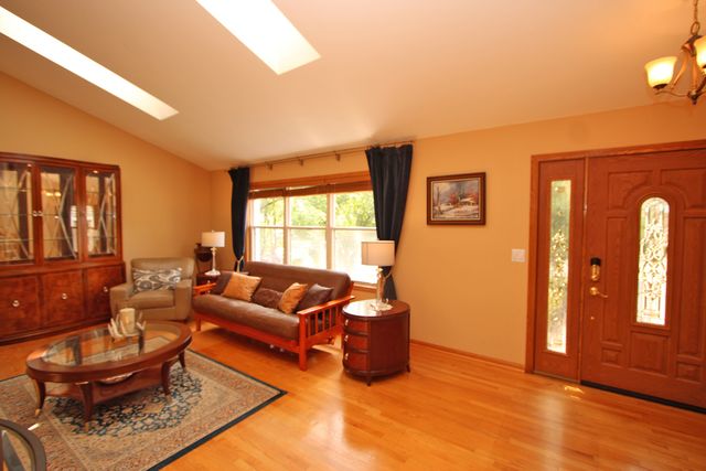 464 Farm Bridge Road, Lake Zurich, IL 60047
