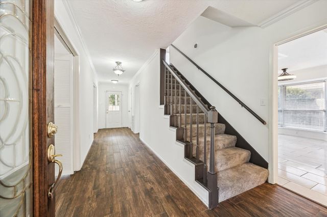 607 Oak Harbor Drive, Houston, TX 77062