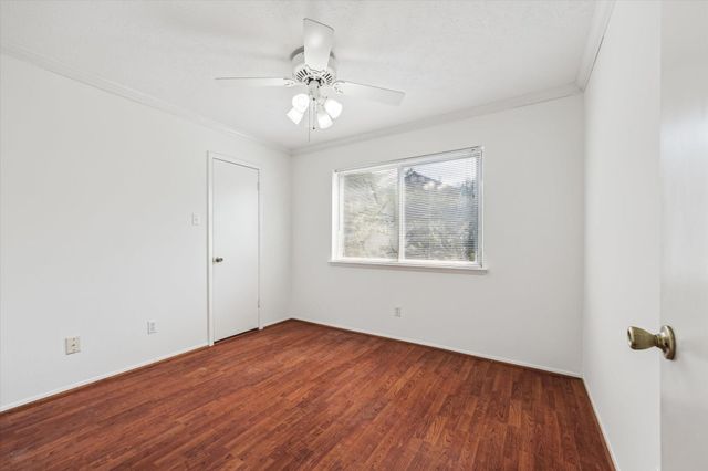 607 Oak Harbor Drive, Houston, TX 77062