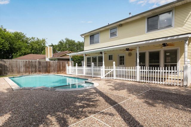 607 Oak Harbor Drive, Houston, TX 77062