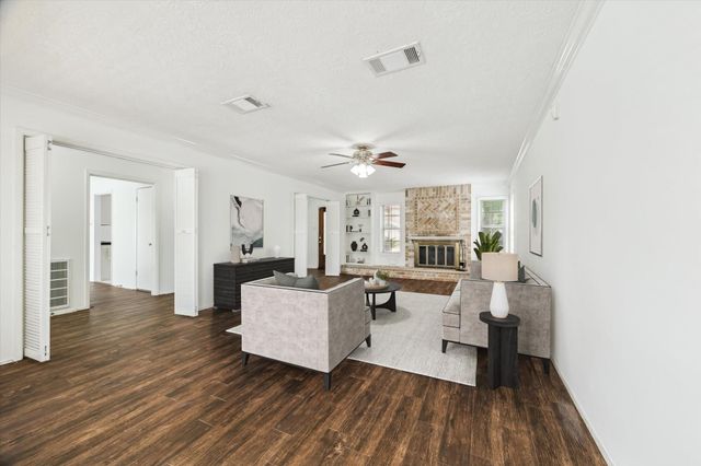 607 Oak Harbor Drive, Houston, TX 77062