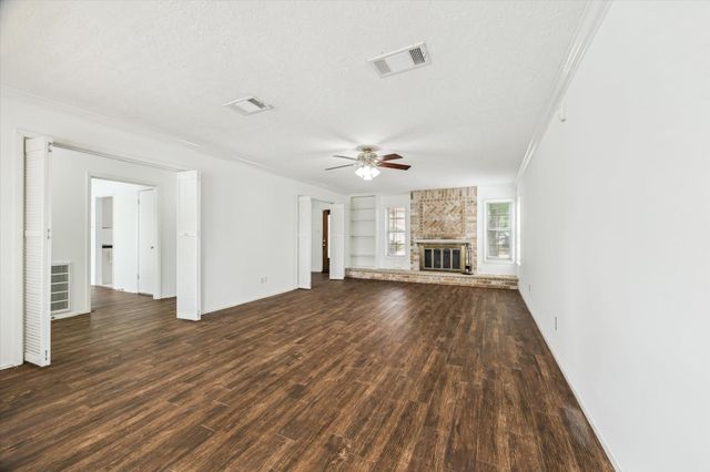 607 Oak Harbor Drive, Houston, TX 77062