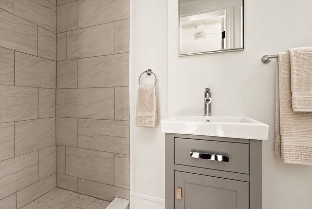 12 Gibbs St 2, Brookline, MA 02446