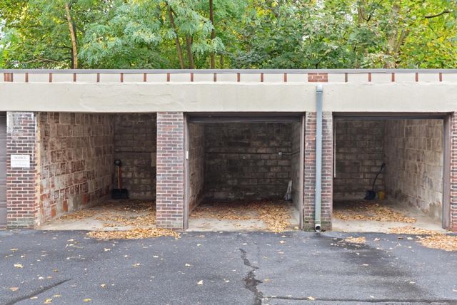 12 Gibbs St 2, Brookline, MA 02446