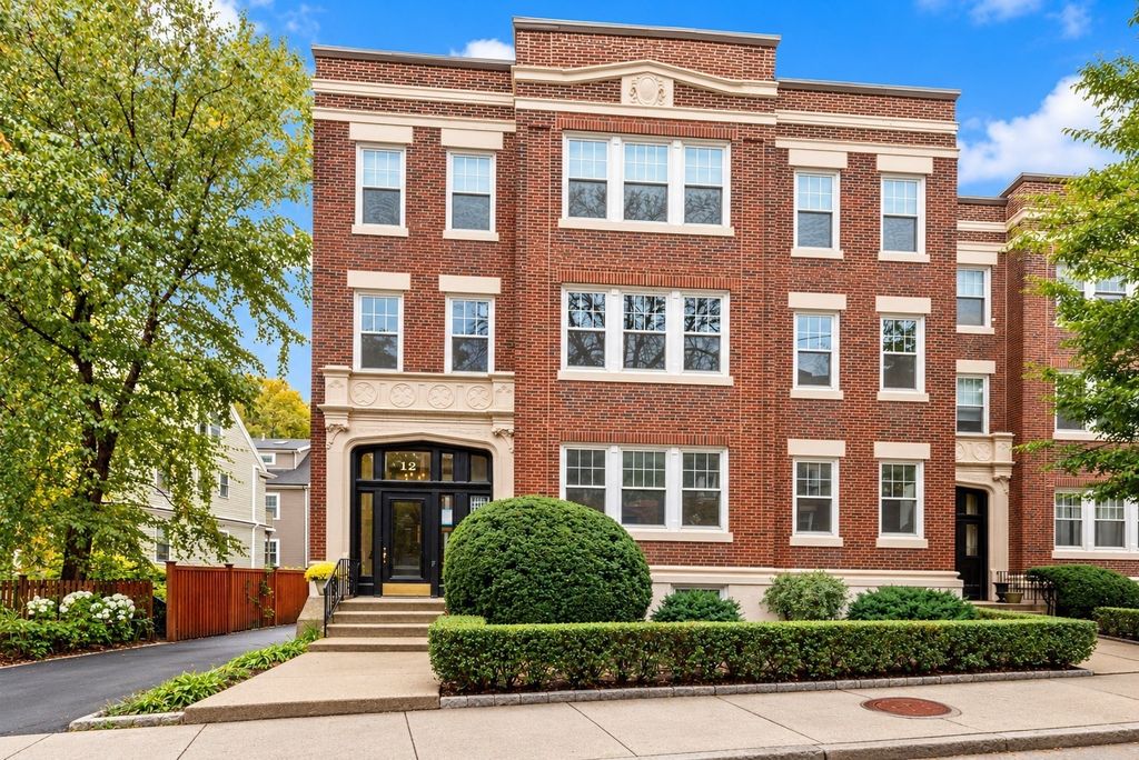 12 Gibbs St 2, Brookline, MA 02446