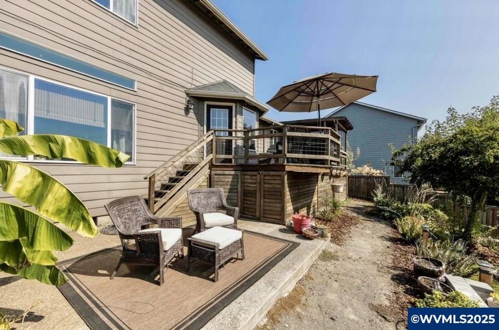 Image 20 of property listing at 741 Van Buren Dr NW, Salem, OR 97304