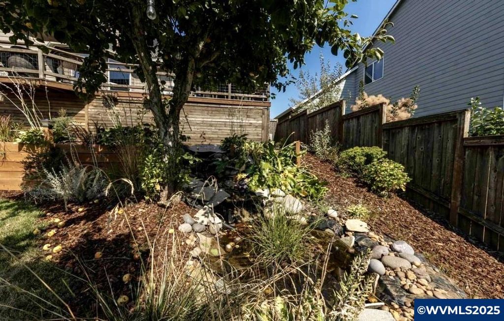 Image 22 of property listing at 741 Van Buren Dr NW, Salem, OR 97304