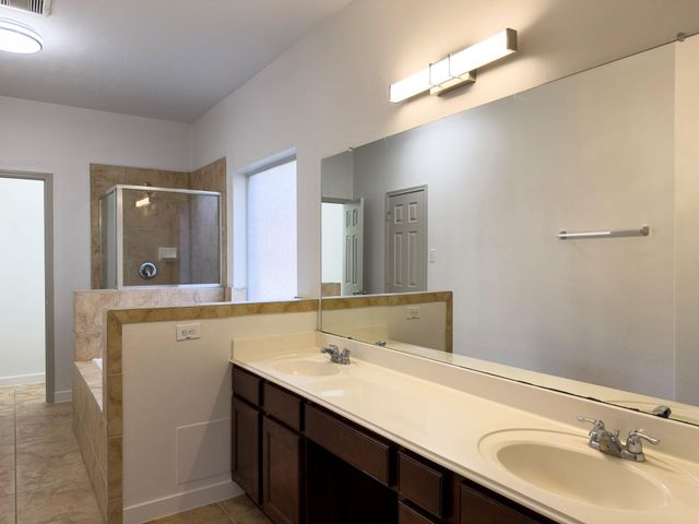 2802 Ridgeglen Lane, Houston, TX 77082