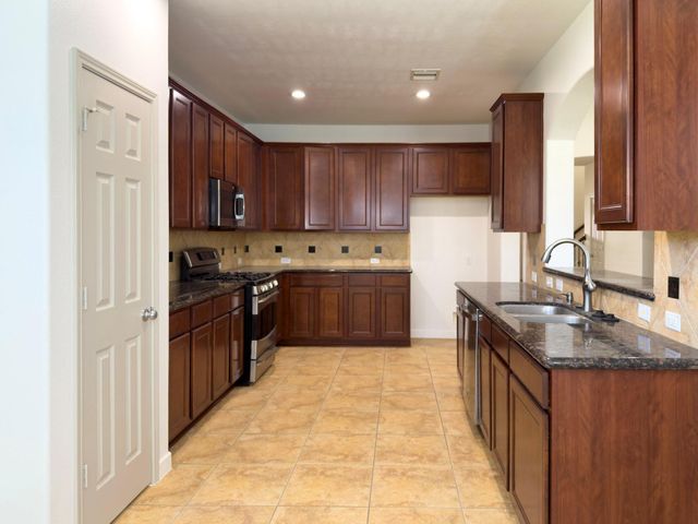 2802 Ridgeglen Lane, Houston, TX 77082