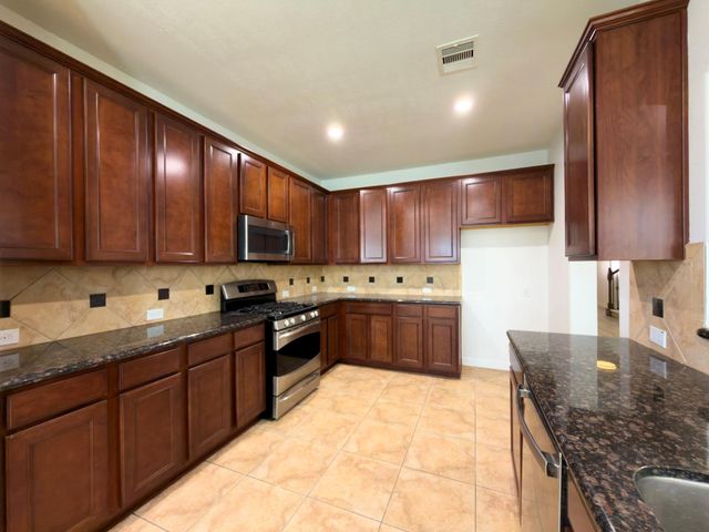 2802 Ridgeglen Lane, Houston, TX 77082